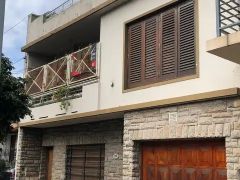 Departamento tipo casa en Planta Alta