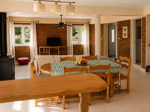 Casa 4 ambientes con 3 baños