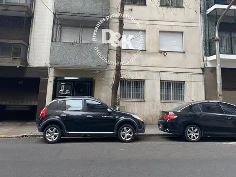 Departamento en venta de 2 dormitorios a refaccionar en Recoleta