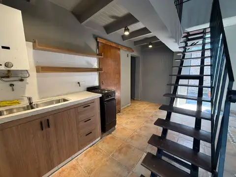 Depto Tipo Casa 2 ambientes con 1 baño