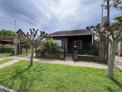 SE VENDE CASA MUY BUEN ESTADO !!!