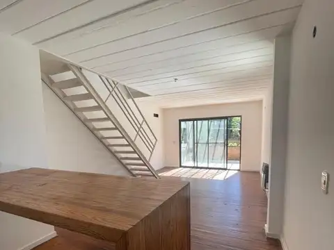 Departamento en Alquiler en Aparts del Pinazo, $ 850.000