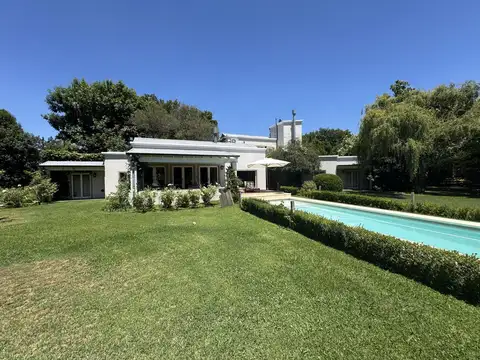 Casa en Venta con 2 cocheras