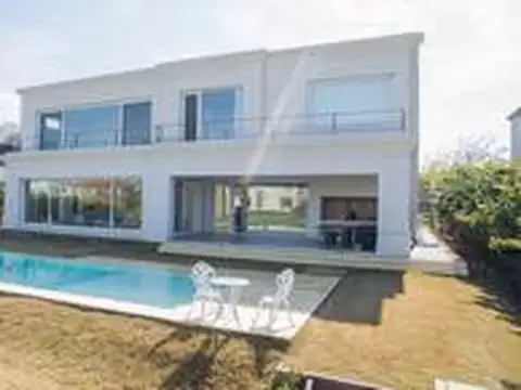 Casa en Alquiler en Tigre Centro, USD 11.000