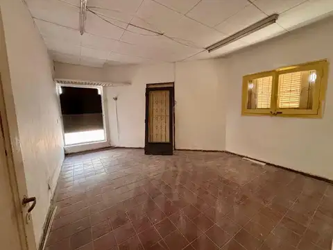 Casa a reciclar en sexta seccion