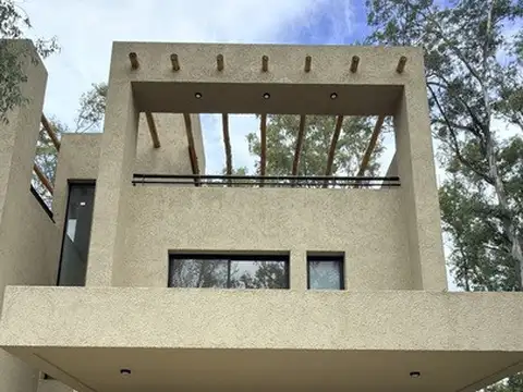 Depto Tipo Casa 5 ambientes con 3 baños
