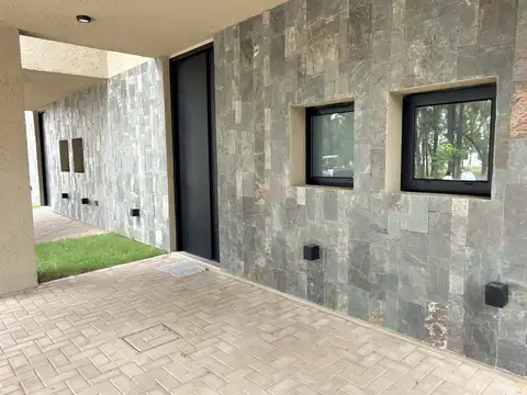 Depto Tipo Casa en Venta de 5 ambientes