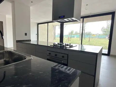 Depto Tipo Casa en Venta con 2 cocheras
