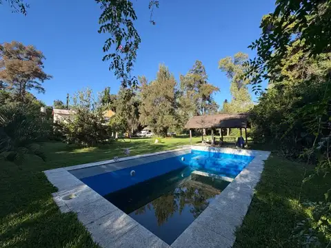 Casa 8 ambientes con 4 baños