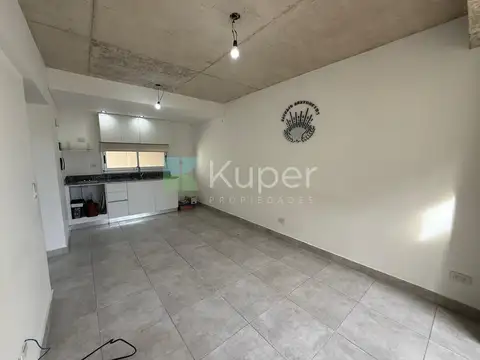 VENTA DEPARTAMENTO 2 AMBIENTES SOBRE RIVADAVIA 700