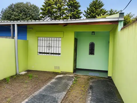 EXCELENTE DTO. A ESTRENAR CON PATIO Y ENTRADA DE AUTO A ESTRENAR.