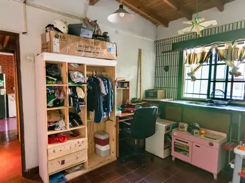 Casa 4 ambientes con 2 baños