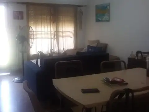 Se vende casa de 3 ambientes, c/cochera en Ituziango