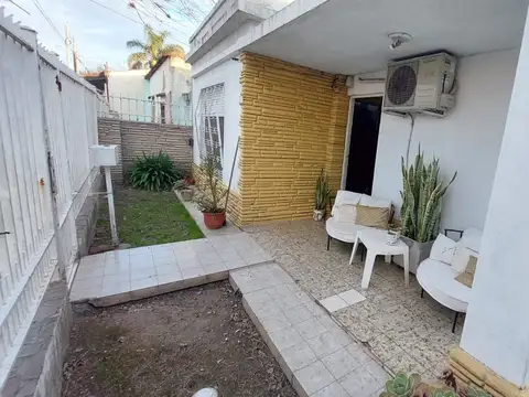 Venta casa 3 ambientes c/ parque y cochera - Jose C Paz (centro)