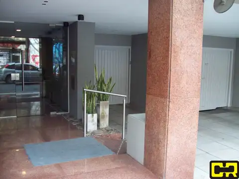 Fray Cayetano 300, Piso 8