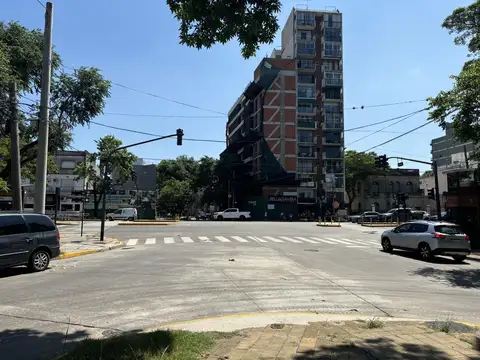 Oficina 5 ambientes con 2 baños