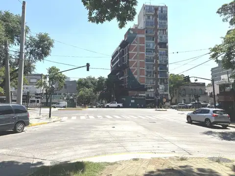 Oficina 5 ambientes con 2 baños