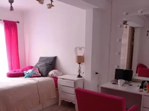 Hermosa Casa en Baradero. Oportunidad de inversión. 950 m2 Total.