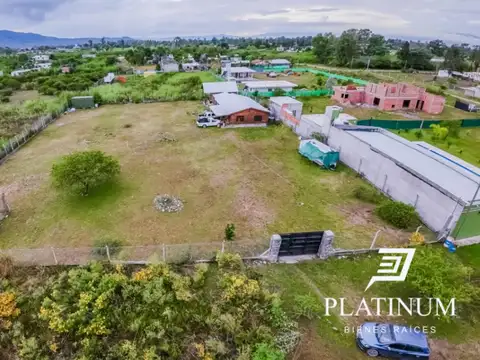 Casa 6 ambientes con 2 baños