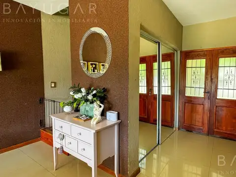 Casa en Venta con 4 cocheras