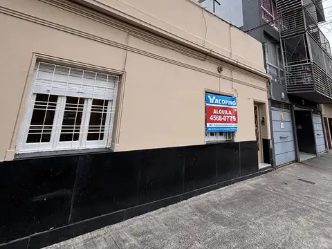 Depto Tipo Casa en Alquiler de 4 ambientes