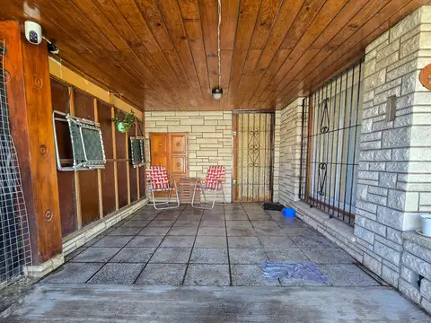 Casa 3 ambientes con 2 baños
