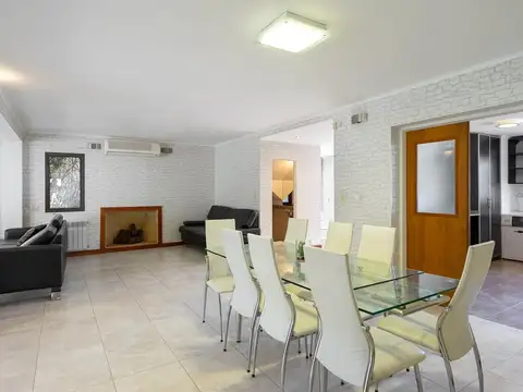 Casa 4 ambientes con 3 baños