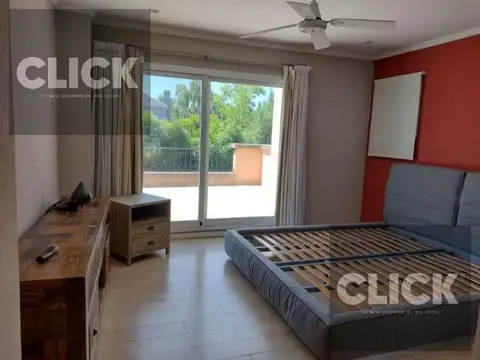 Venta - Casa de 6 dormitorios en Country Club San Carlos - Malvinas Argentinas