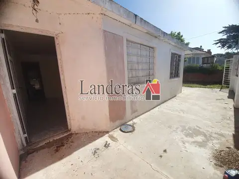 VENTA EN BLOCK - 3 Casas (una Hecha dos Deptos - Lote Propio