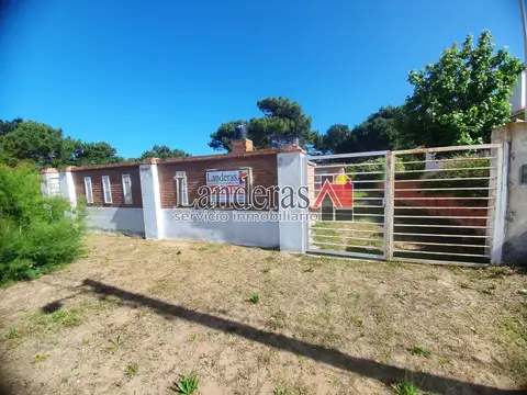 VENTA EN BLOCK - 3 Casas (una Hecha dos Deptos - Lote Propio