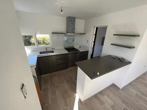 Casa 3 ambientes con 1 baño
