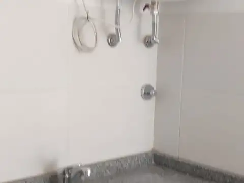 1 AMBIENTE  MODERNO  AL FRENTE CON BALCON IDEAL PARA UNIVERSITARIOS