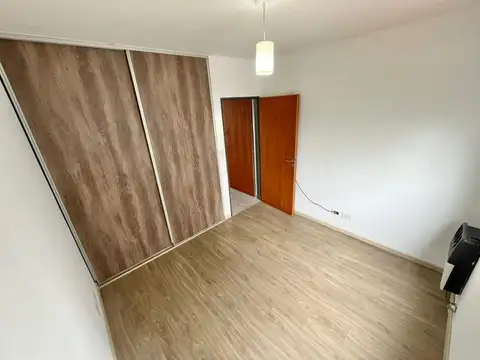 DEPARTAMENTO 2 AMBIENTES VENTA CASEROS CENTRO