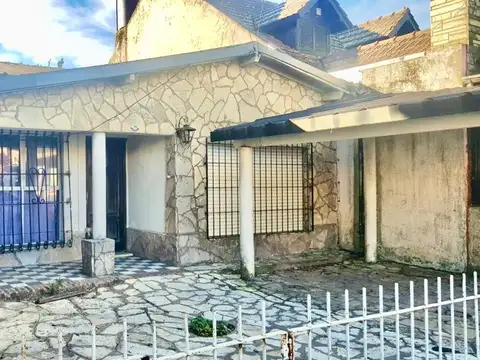Venta Casa 4 ambientes en Los Polvorines, Malvinas Argentinas
