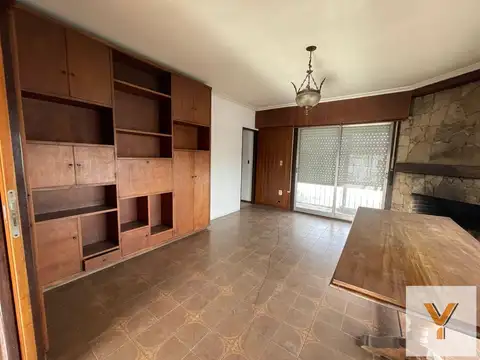 Casa 5 ambientes con 1 baño