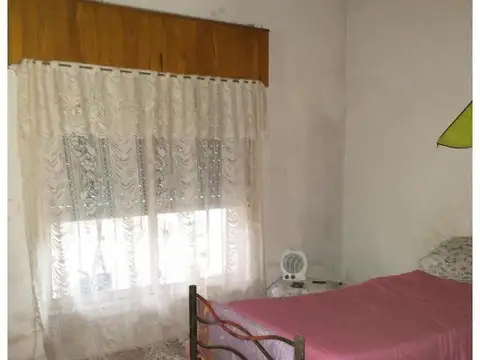 Casa c/amplio terreno y pileta- Gral Las Heras. L20051