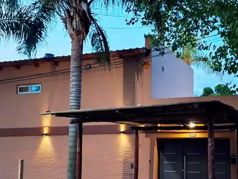 Casa 3 dormitorios, 2 baños, patio, pileta - Lima 2100 - Pueblo Esther | Venta