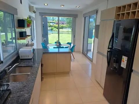 Casa en Alquiler de 4 dormitorios