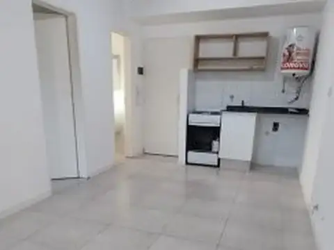 Departamento 1 dormitorio PRIMER PISO AL FRENTE CON BALCON