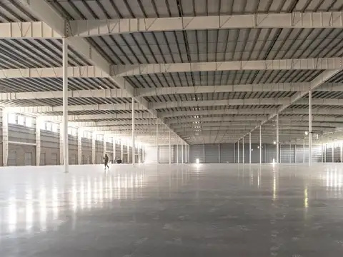 Nave Premium 23.968m2 en alquiler en Triangulo San Eduardo