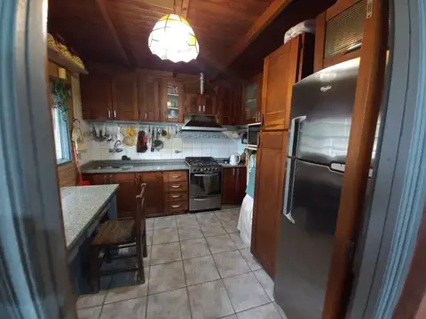 CASA 5 AMB JARDIN PILETA Y COCHERA - V. BALLESTER