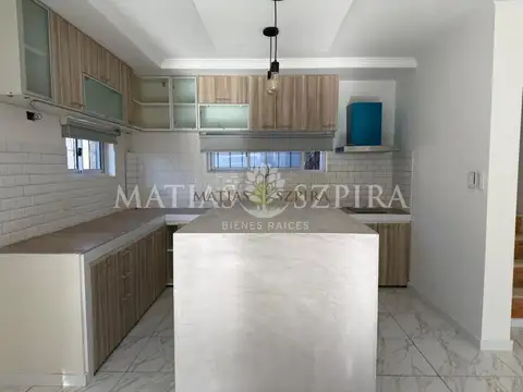 Depto Tipo Casa en Venta de 4 ambientes