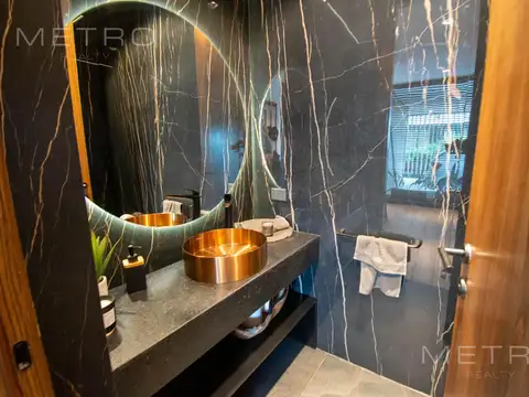 Casa en alquiler temporario de 6 ambientes.