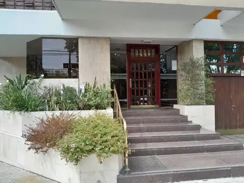 VENTA BELGRANO 4 AMB CON COCHERA EXCELENTE 