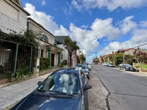 3 de Febrero 2400, Piso 2