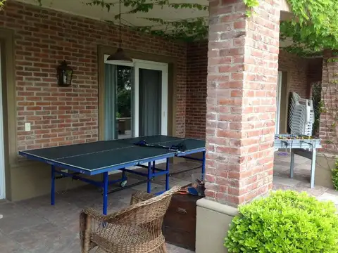 Casa 7 ambientes con 4 baños