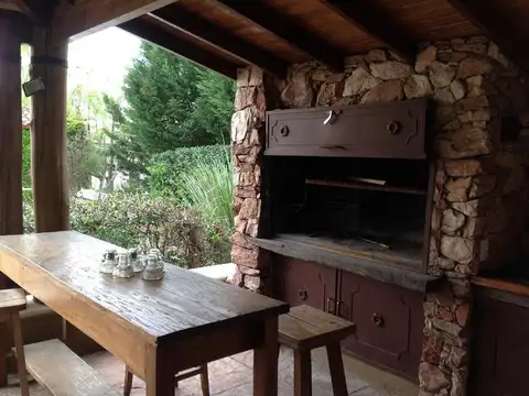 Casa en Alquiler Temporal con 1 cochera