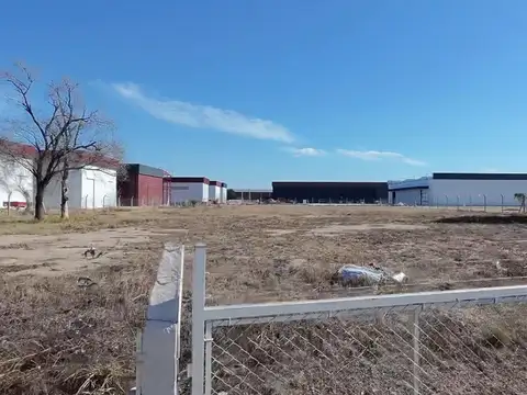 LOTE EN ALQUILER POLO 52 ALAMBRADO