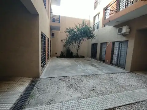 Cochera en Alquiler en Lanús, Partido de Lanús