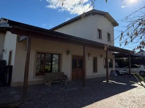 PILAR DEL ESTE - LOS JAZMINES -